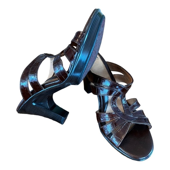 Euro Soft by Sofft Brown  Platform Slip On Heels sz 8.5 - Picture 2 of 7